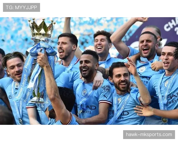 英超教练点评引发热议，各队表现与争冠形势分析持续升温。